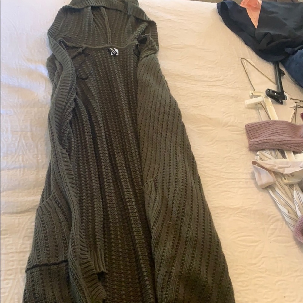 Size:S oversized, long, hooded cardigan w/ pockets